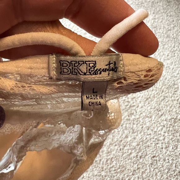 BKE Cream Wireless Bra with Wrap Design - Picture 3 of 3